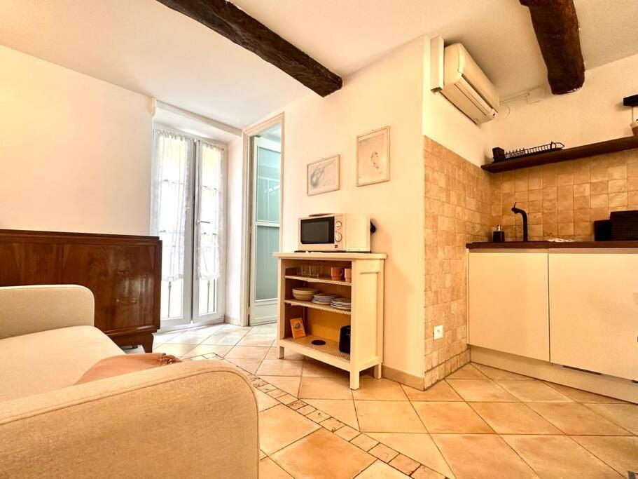 Un Petit Coin Proche De La Mer Menton Exteriör bild